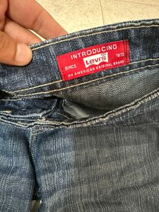 Levi&#39;s Denim Jeans(28 Waist)