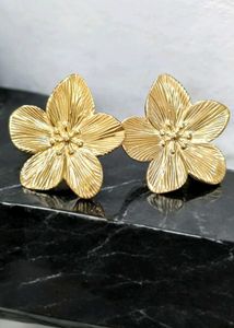 Anti-tarnish Flower Earrings
