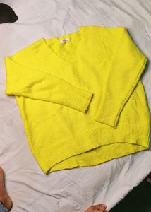 Beautiful Yellow Woolen Sweatshirt 💛