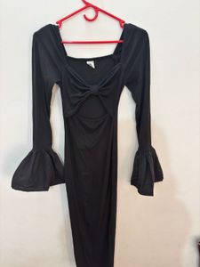 Chic Black Cutout Midi Dress