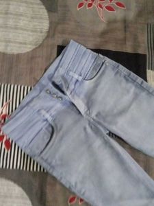 Light Wash High-Waisted Jeans