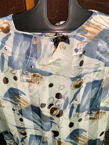 Korean Women&#39;s Top White