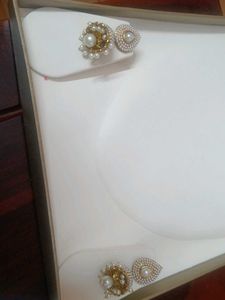 Pearl & Gold Earrings