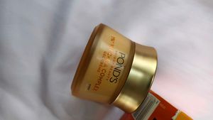 Pond&#39;s Bright Beauty Gel Creme