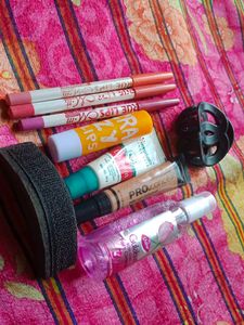 Chic Black Handbag with Bow Detail