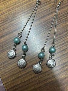 Pair of earrings