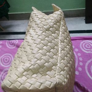 Pretty White Hand Bag