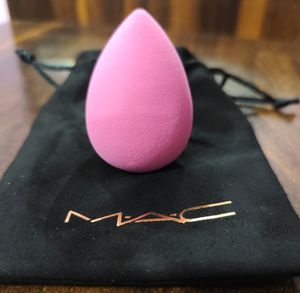 Mac Beauty Blender With Pouch