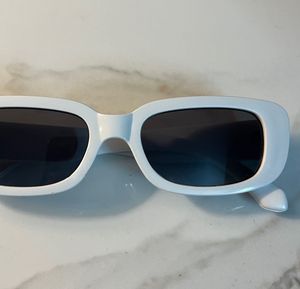 WHITE SUNGLASSES