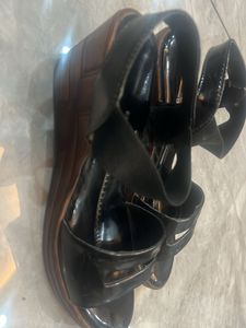 Chic Black Wedge Sandals