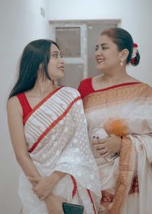 Elegant White &amp; Red Saree(Blouse unstiched)