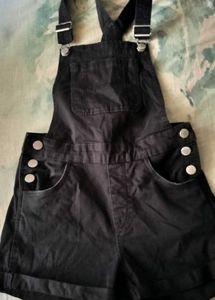 H&amp;M—New Black Dungarees