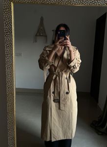 CLASSIC BEIGE TRENCH COAT