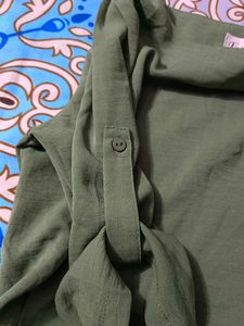 Green Long Sleeve Top