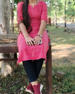 Red & White Lining Print Women's Kurti With Straight Fit Matching Pant