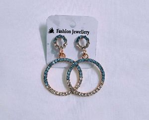Girl&#39;s Round  Earring