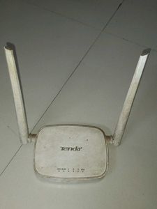 Router Tenda WiFi With All Wires