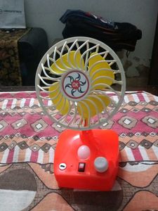 Rechargeable Small Table Fan
