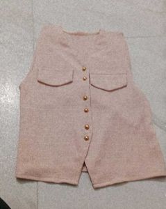 Button-Up Short Sleeve Top ..It Girl 🎀🎀