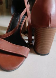 Roadster Brown Block Heel