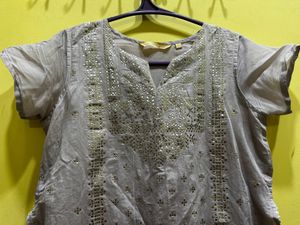 Avaasa Foil Print A-line Kurta Size L