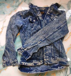 (URGENT)LIGHTLY USED DENIM JACKET FOR MEN.