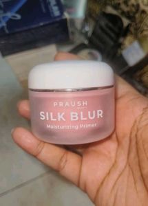 Praush Silk Blur Primer