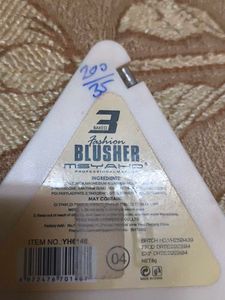 Blush Palette with Three Shades