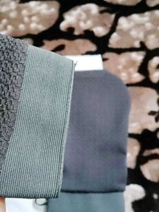 2 New Exfoliating Gloves