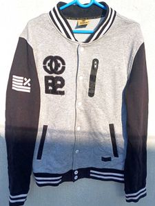 ⚫️🩶Cool Varsity Jacket