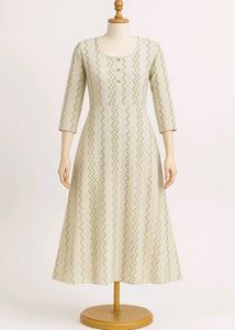 Elegant Off-White Zigzag Patterned A-Line Maxi Dre
