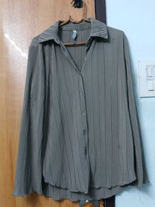 Chic Pleated Button-Down Shirt in Khaki