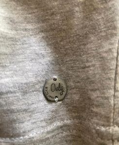 ONLY - Comfortable Grey Graphic T-Shirt