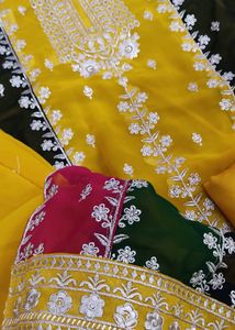 Pakistani Unstiched Suit set...