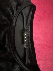 ONLY black velvet top