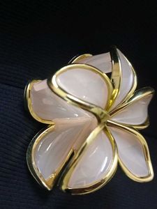 Flower hair clutcher