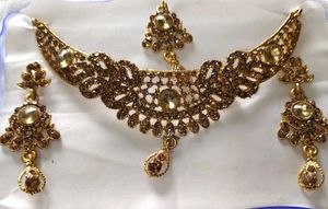 Neckless With Earrings