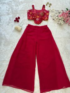 crop top hit design Xs to 2xl available