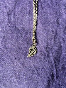 Leaf Pendant Necklace
