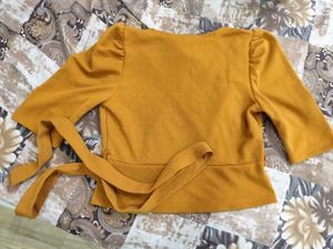 Harpa Top With Puff Sleeves