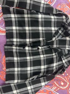 Black &amp; White Plaid Cropped Shirt