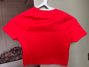H&amp;M solid red crop tee