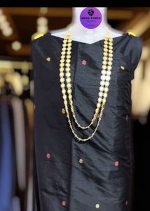 Elegant golden chain