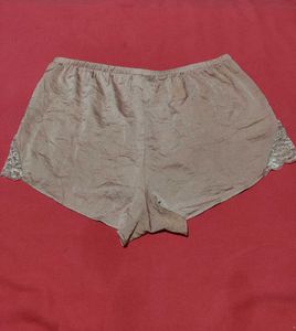 H&amp;M Girl Short Size .M