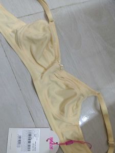 CLOVIA Bra - Size 34B - Beige