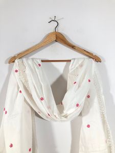 Off White Emboridered Kurta Set(Women’s)
