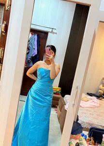 Pretty Real Bodycon Gown🦋💙🩷