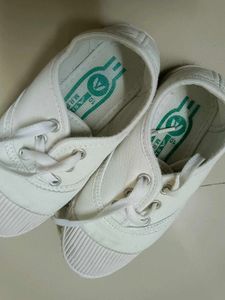 White Canvas Sneakers Shoes