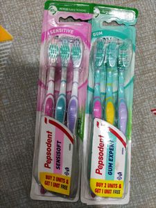 Pepsodent Toothbrush (Pack of 2)