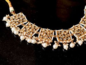Kyathi Neck Set